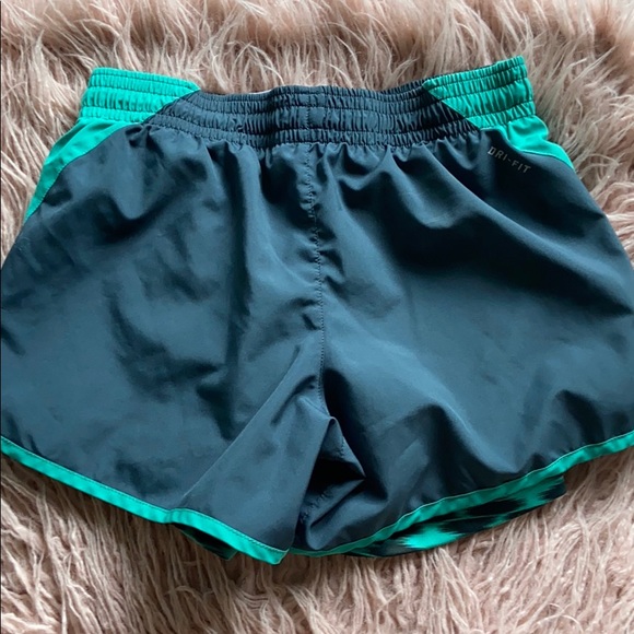 Nike athletic shorts - Picture 3 of 4